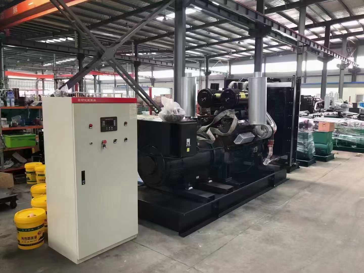 临翔柴油发电机运行时的噪音和振动水平如何？